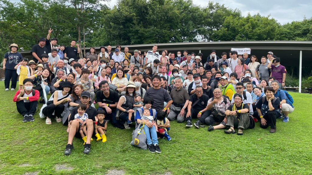 Family Ties の集合写真